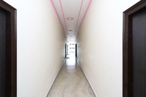 Oyo 14161 Hotel Sachin