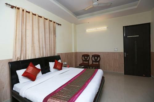 Hotel Oyo 11925 Krishna 26