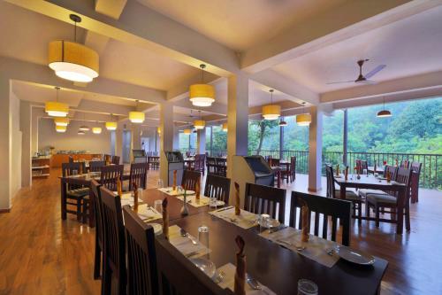 Hotel Abad Brookside Wayanad