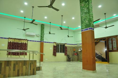 Lodge Jayaram Residency