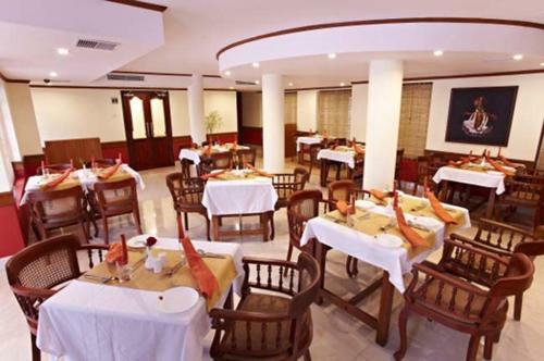 Hotel Aroor Residency