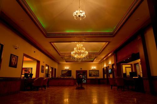 Hotel Celestia Suites At Leonia