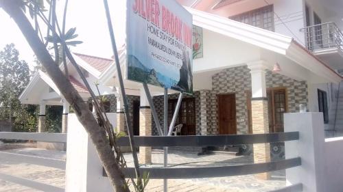 Silver Brook Inn Homestay