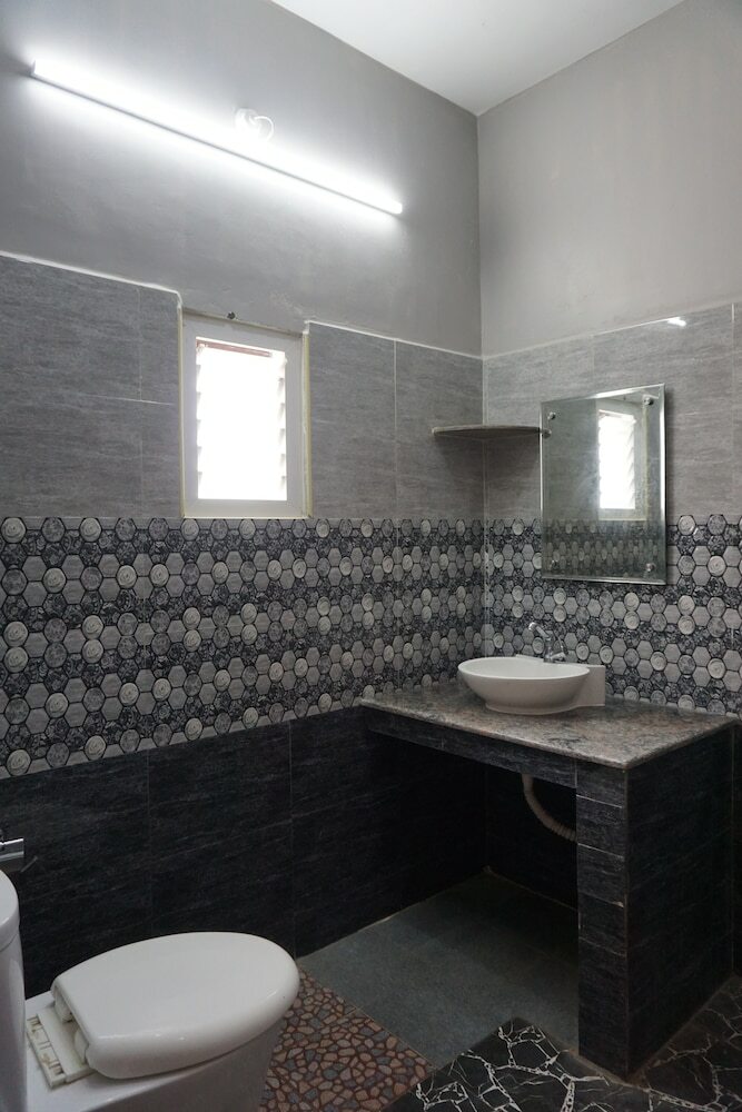 Bed & Breakfast Badrinath House