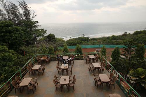 Hotel Abhishek Beach Resort And Spa