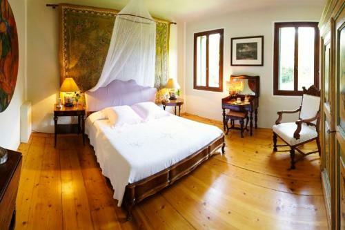 Bastia Villa Sleeps 9 Pool Air Con Wifi