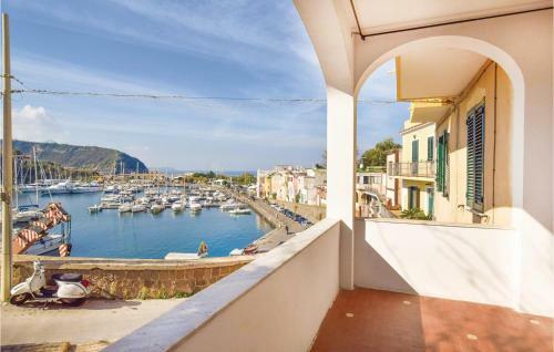 Three-bedroom Apartment In Procida -na-