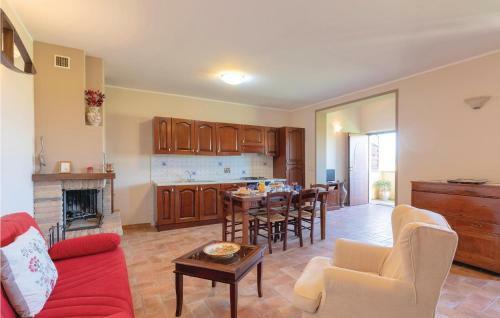 Six-bedroom Holiday Home In Castel Ritaldi (pg)