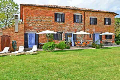 Castiglione Del Lago Apartment Sleeps 4