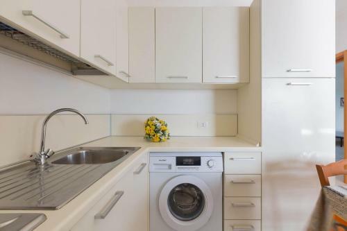 Residence Tab�
