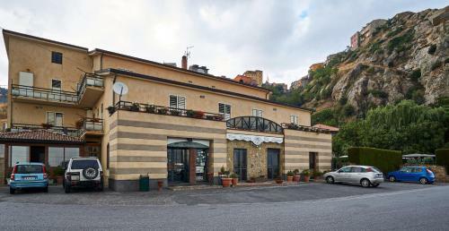 Hotel Mazzurco
