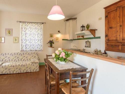Contignano Villa Sleeps 11 Pool Wifi