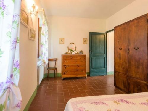 Contignano Villa Sleeps 11 Pool Wifi