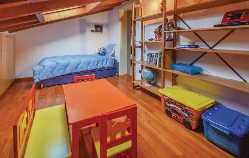 Six-bedroom Holiday Home In Fumane -vr-