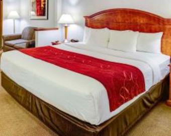 Hotel Comfort Suites Near Six Flags Magic Mountain