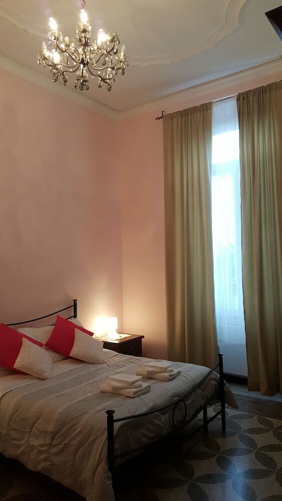 Hostal Royal Suite