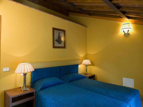 Grosseto Apartment Sleeps 4 Pool Air Con T247641
