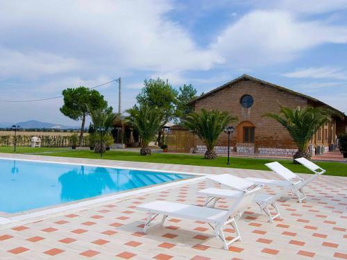 Grosseto Apartment Sleeps 6 Pool Air Con T247643