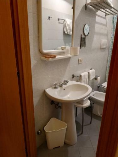 Hostal Gemini Camere E Suites