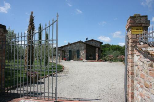 I Bertoni Villa Sleeps 8 Pool Wifi
