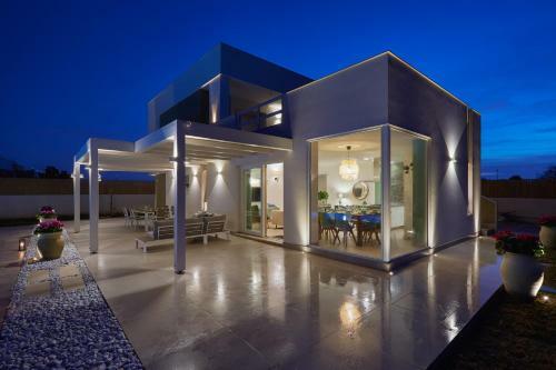 Sariva Villa - Pool, Beach And Luxury