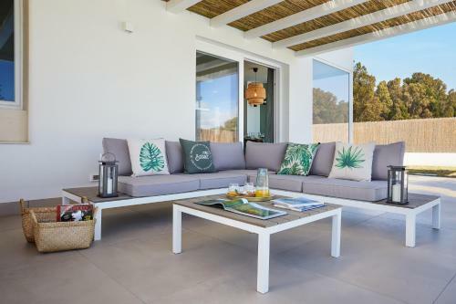 Sariva Villa - Pool, Beach And Luxury