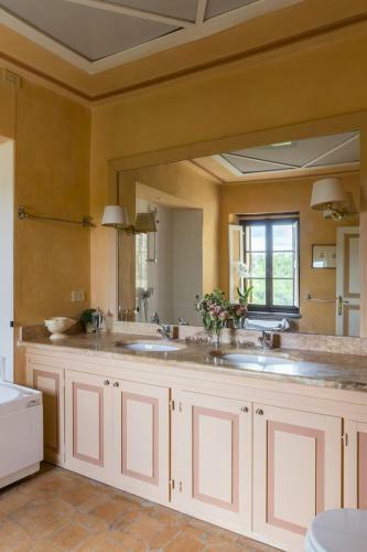 Siena Villa Sleeps 35 Pool Air Con Wifi
