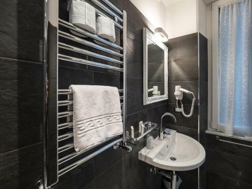 Hostal Teresa Rooms & Suites