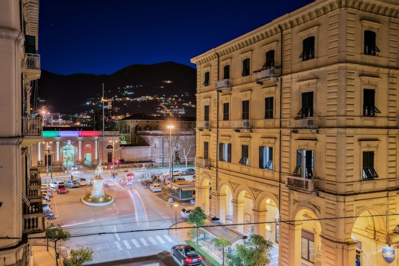 Hostal The First - La Spezia 5 Terre