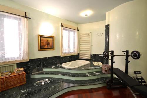 Lecce Villa Sleeps 16 Pool Air Con Wifi