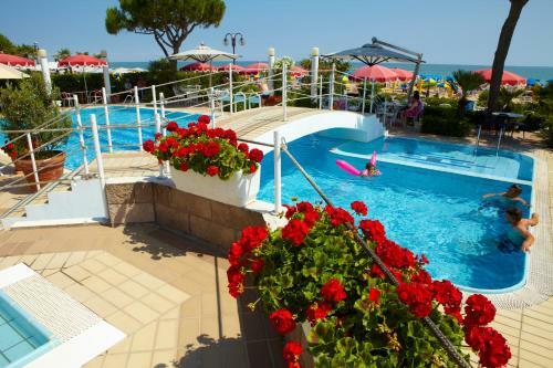 Ruhl Beach Hotel & Suites