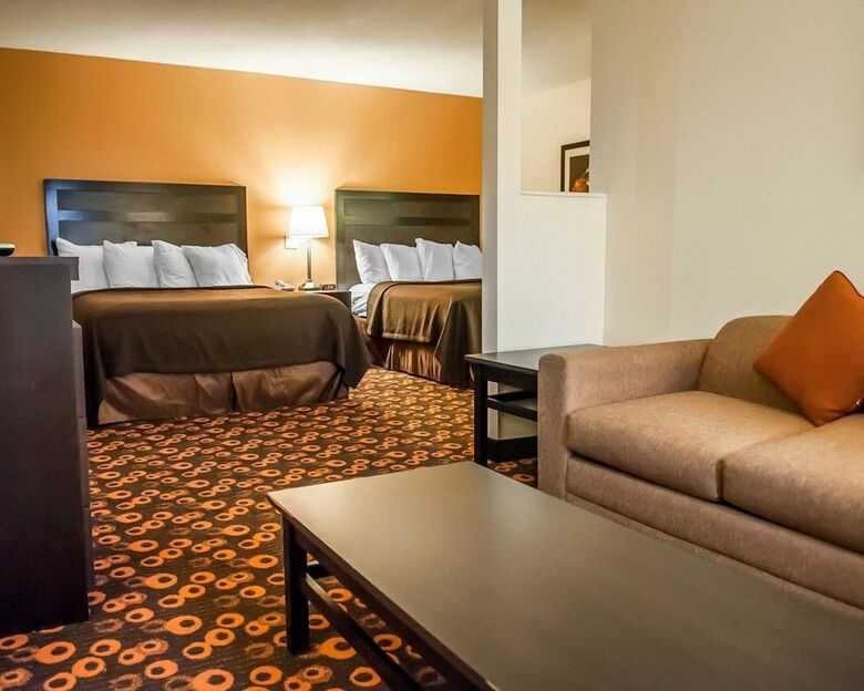 Hotel Rodeway Inn & Suites