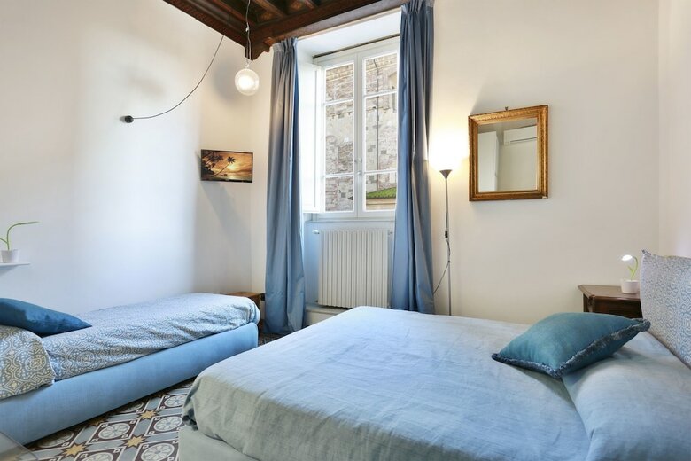 B&B Pergola House