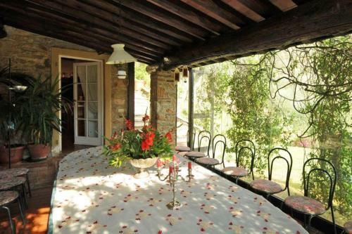 Lucca Villa Sleeps 6 Pool Air Con Wifi