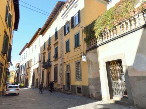 Historic Mansion In Lucca Town Centre