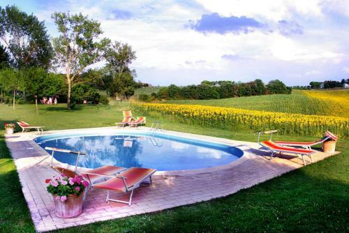 Il Pozzo Villa Sleeps 18 Pool Wifi