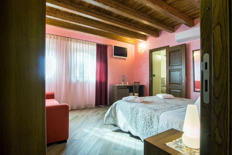 Hostal L'arco Dei Sogni
