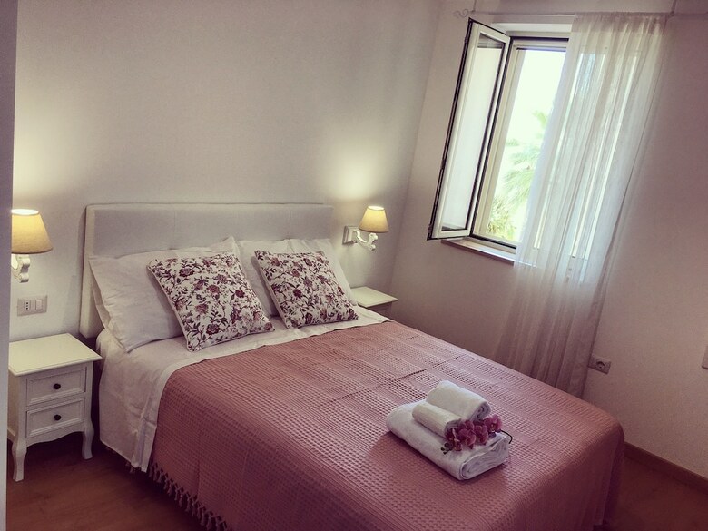 Hostal Domus Bianca Lancia