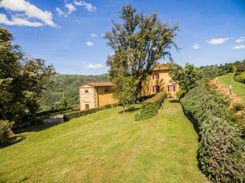 Massa Villa Sleeps 10 Pool Air Con Wifi