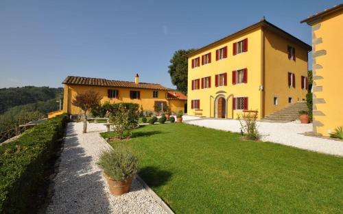 Massa Villa Sleeps 10 Pool Air Con Wifi