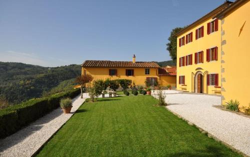 Massa Villa Sleeps 10 Pool Air Con Wifi