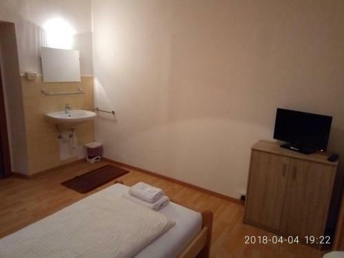 Hostal Gasthof Mondschein