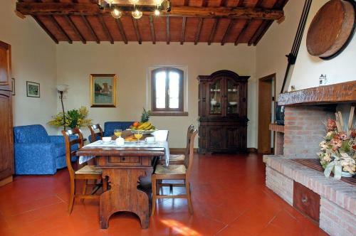 Montaione Apartment Sleeps 4
