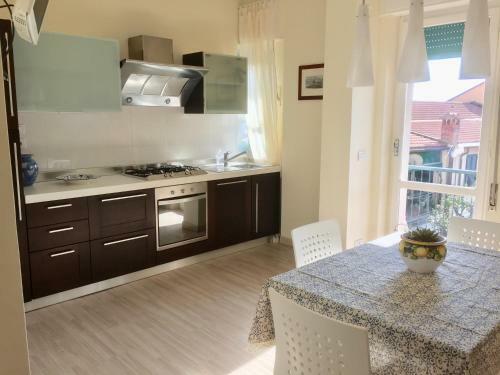 Sea View Apartment With Balcony