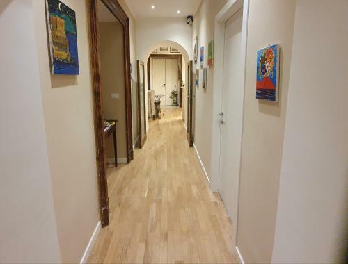 Hostal Corso 211 Beds & Suites