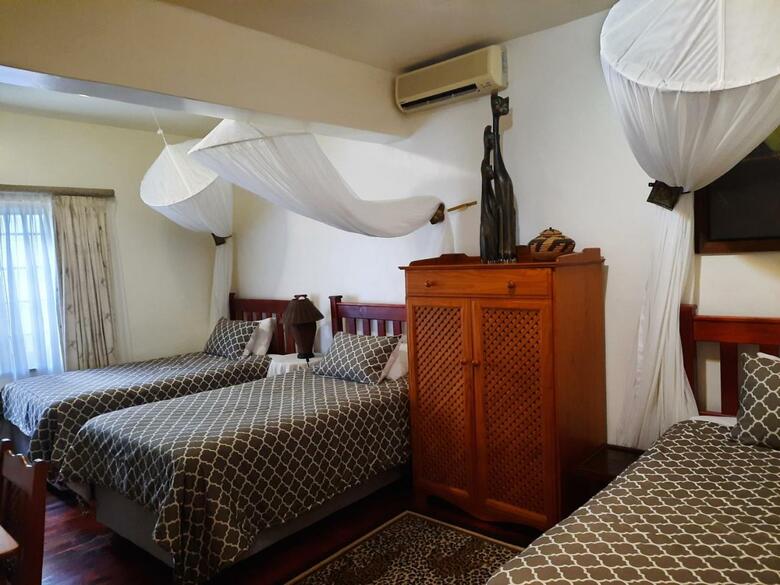 Hostal St. Lucia Wetlands Guest House