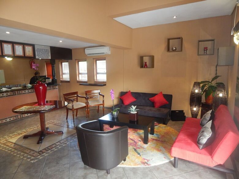 Elephant Lake Hotel