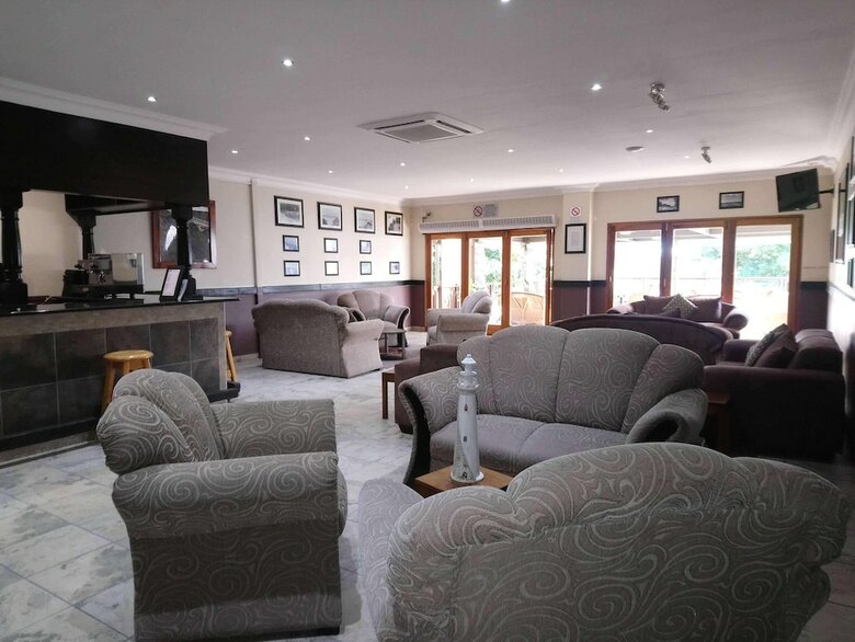 Elephant Lake Hotel