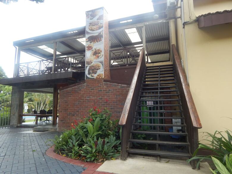 Elephant Lake Hotel