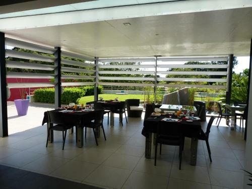 Hostal Serene-estate Boutique Guesthouse